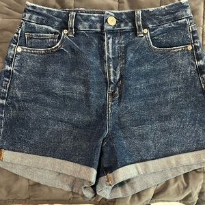 American eagle size 6 Jean shorts